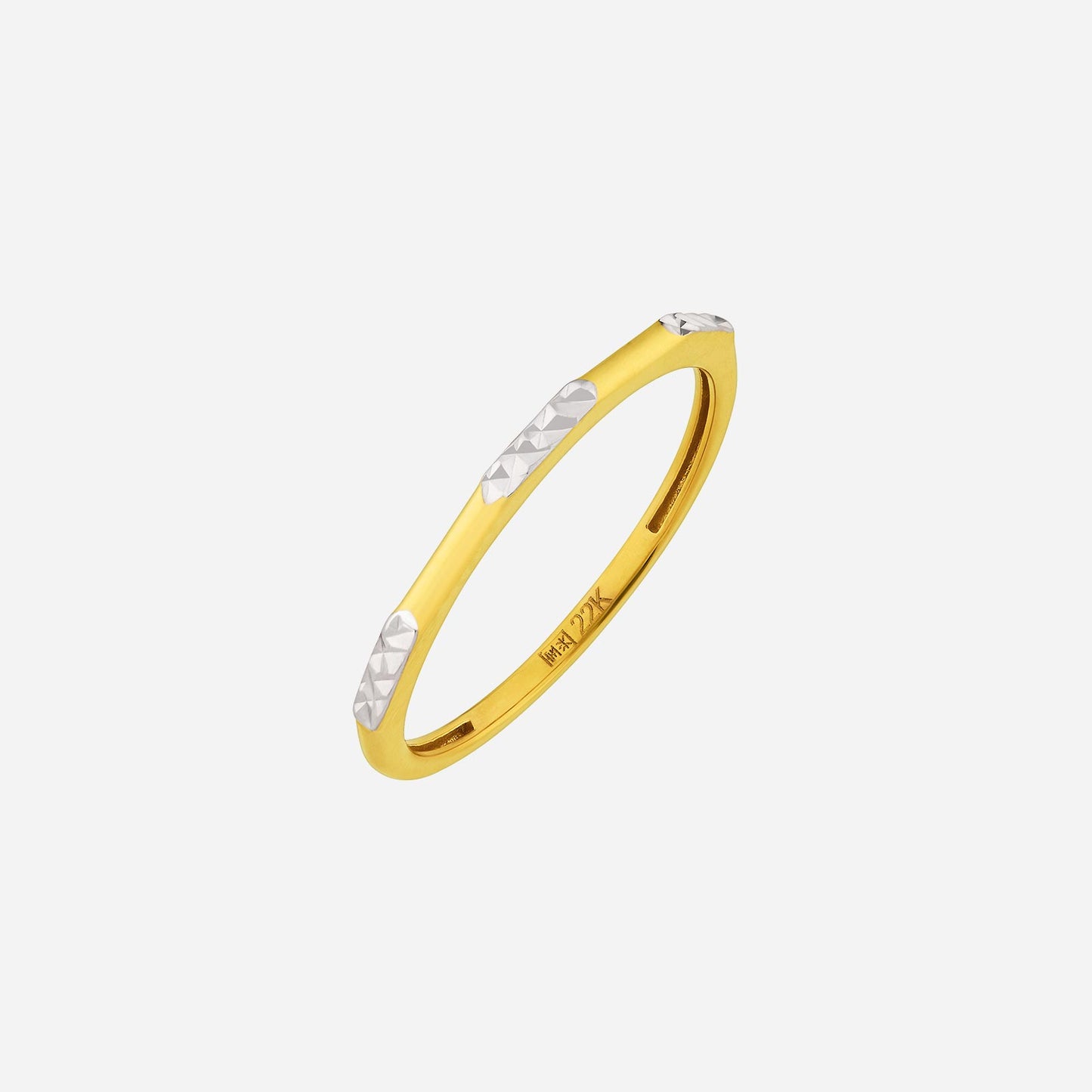 sparkling ring in 22k yellow and white gold with alternating bands and textured design for a chic look.