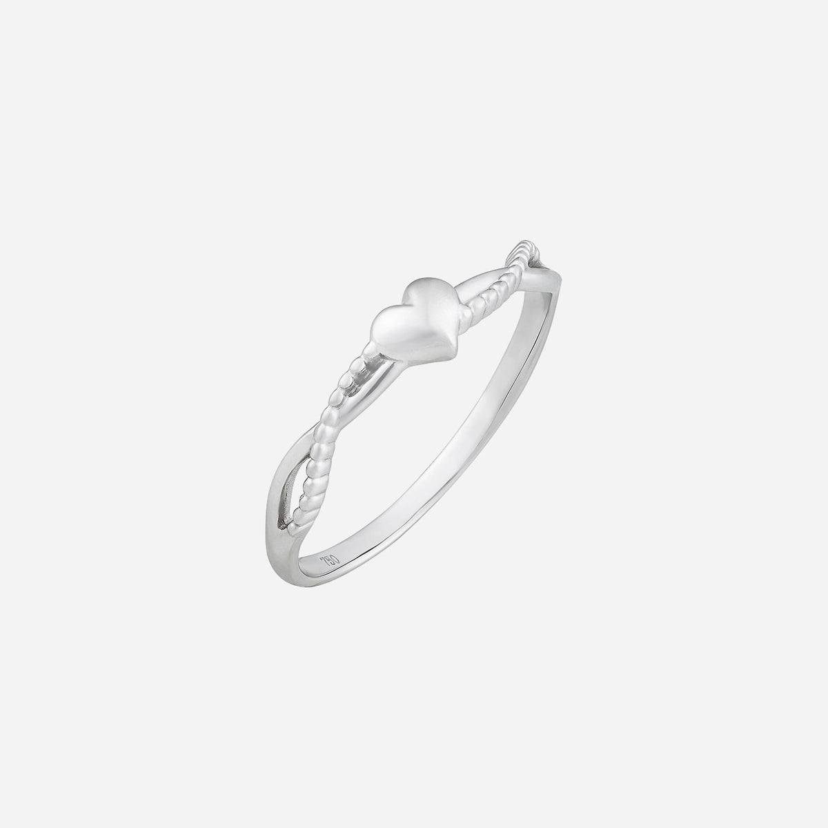 18k white gold heart-shaped ring with a textured band, perfect for celebrating love and elegance.