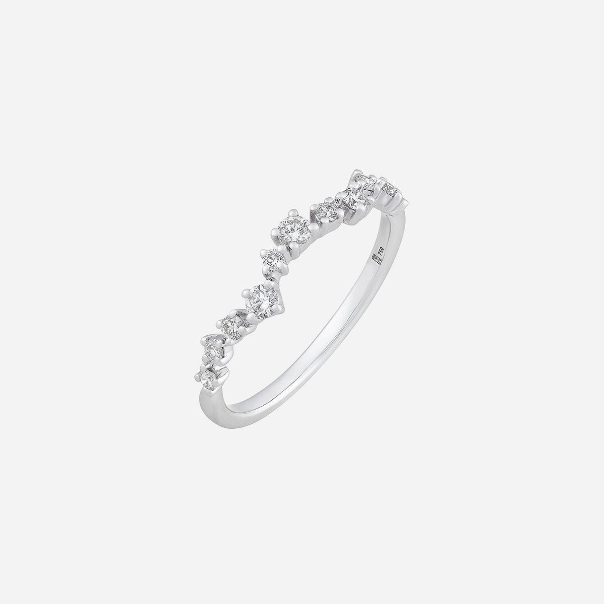 18k white gold gypsophila diamond ring with a floral-inspired design and sparkling diamond accents.