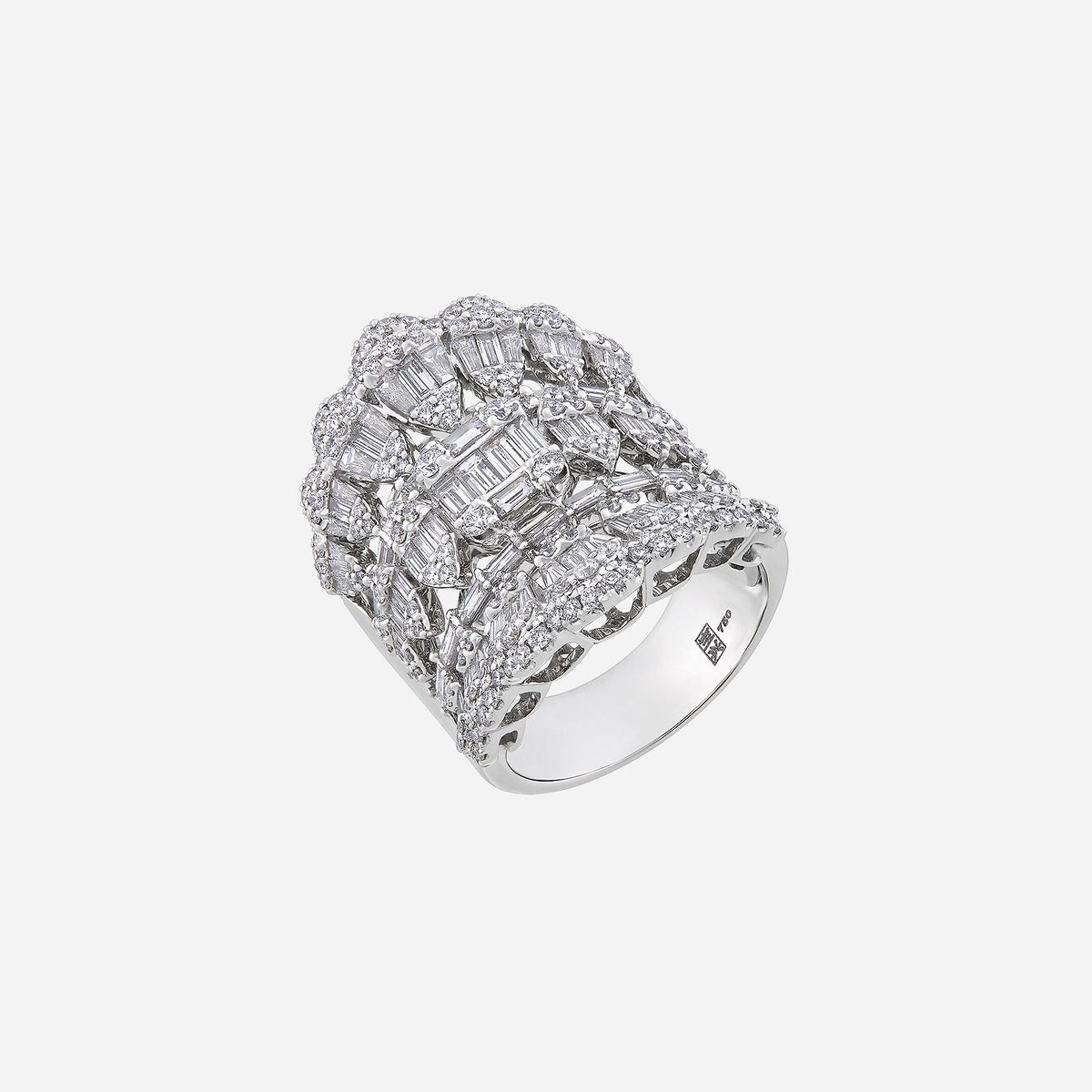 empress shine diamond ring in 18k white gold featuring baguette and brilliant-cut diamonds in tiered rows.