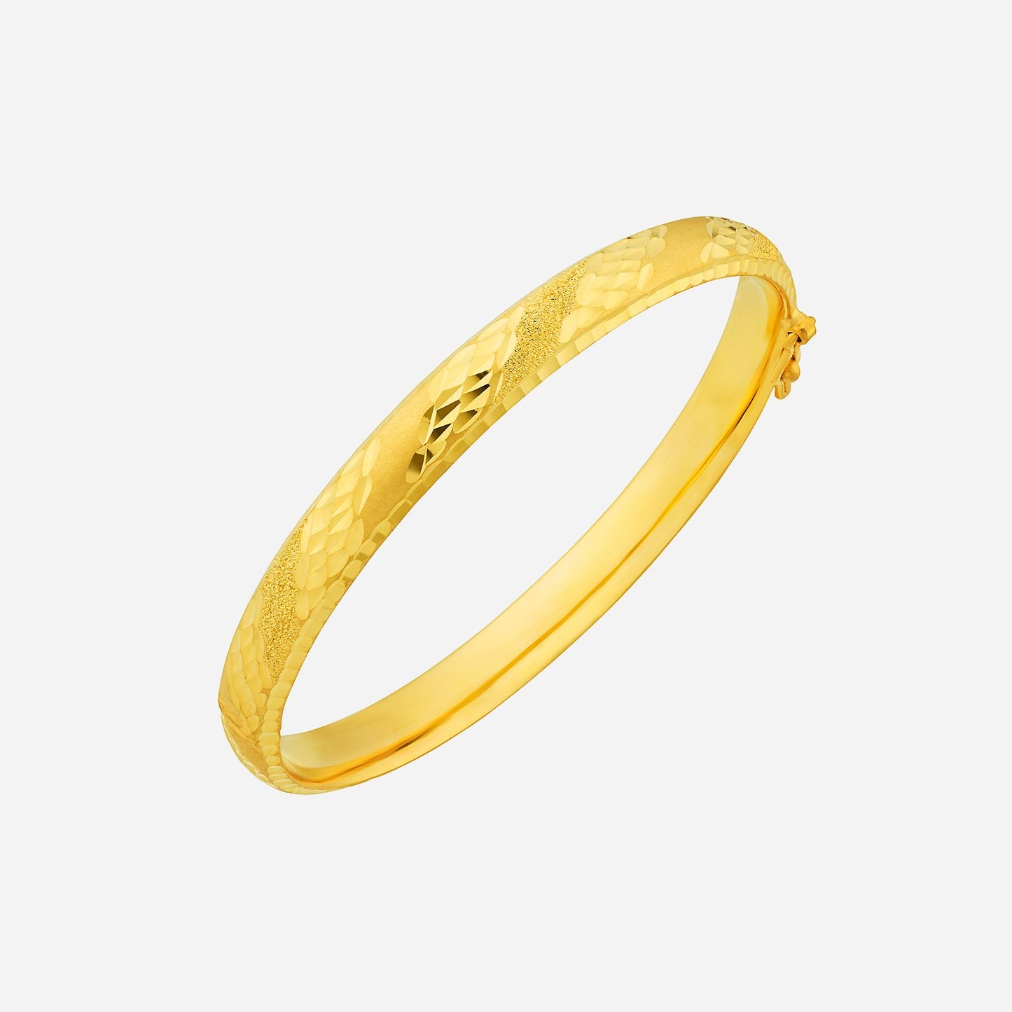 crafted bangle in 22k yellow gold featuring a textured design for timeless elegance and versatility.
