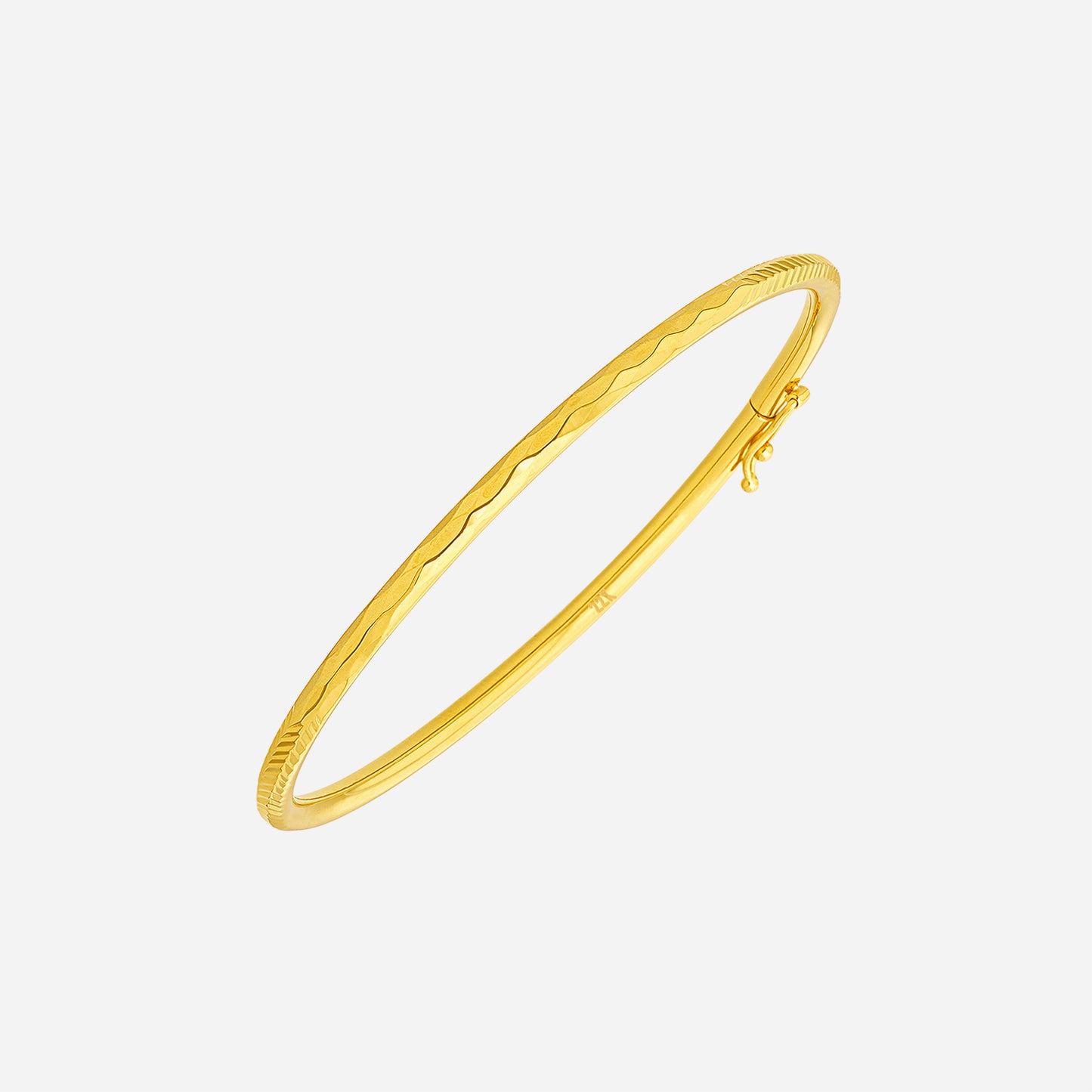 luxe gleam bangle in 22k yellow gold with delicate textured detailing for refined brilliance.