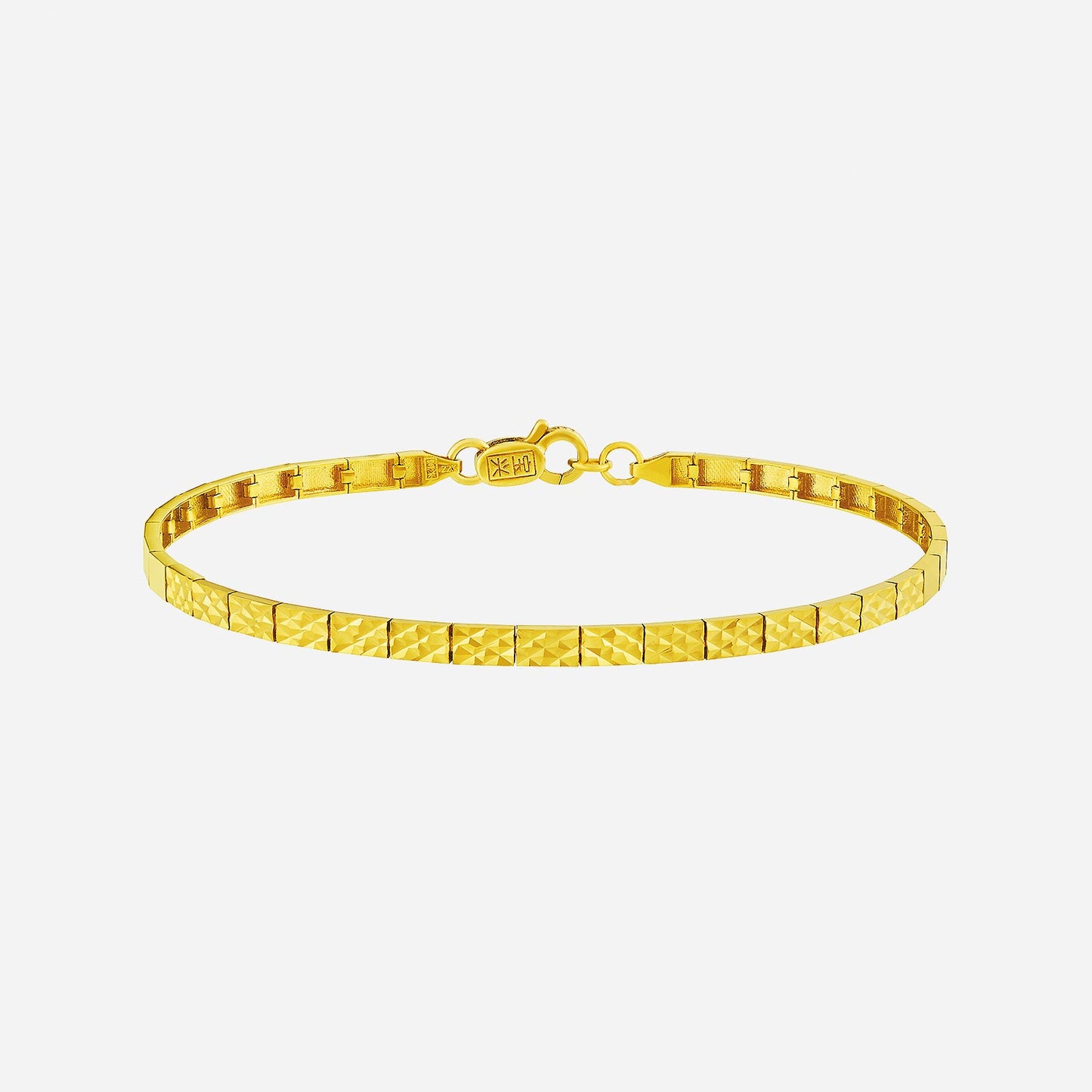 dazzle textured link bracelet in 22k yellow gold with faceted textured links for a radiant shine.