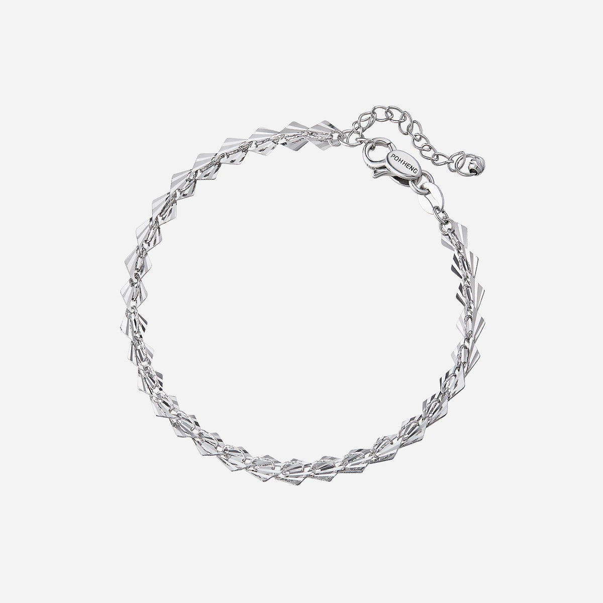 18k white gold bracelet featuring angular links with a streamlined design, showcasing modern sophistication and elegance.