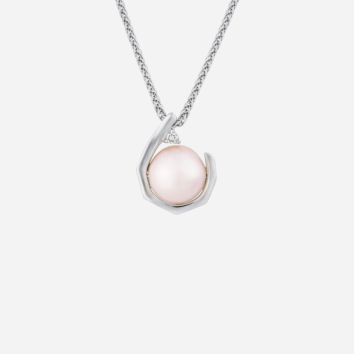 freshwater pearl pendant with diamond in 18k white gold, featuring a modern unique design.