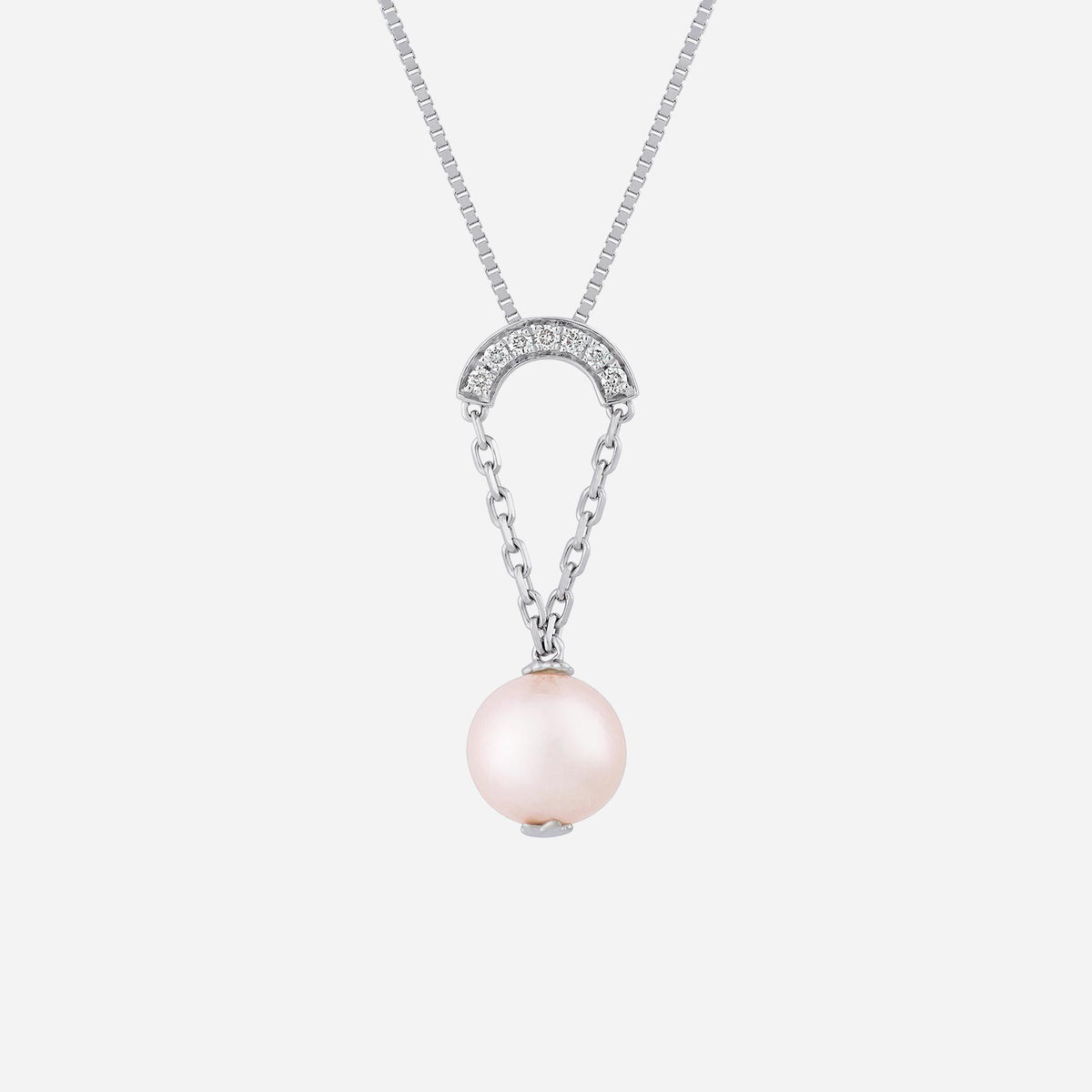freshwater pearl pendant with diamond in 18k white gold, featuring a delicate chain and elegant drop design.