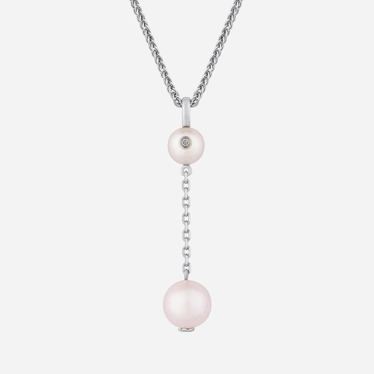 freshwater pearl pendant with diamond accent, crafted in 18k white gold, featuring a graceful dangling design.