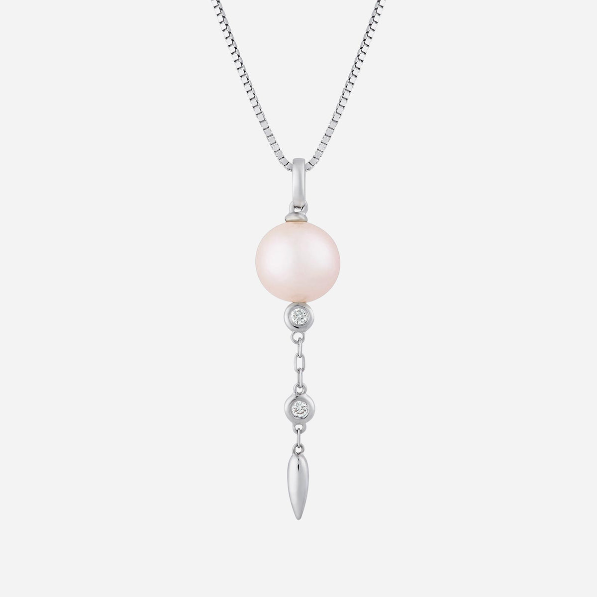 freshwater pearl pendant with diamonds in 18k white gold, featuring a delicate chain and elegant drop design.