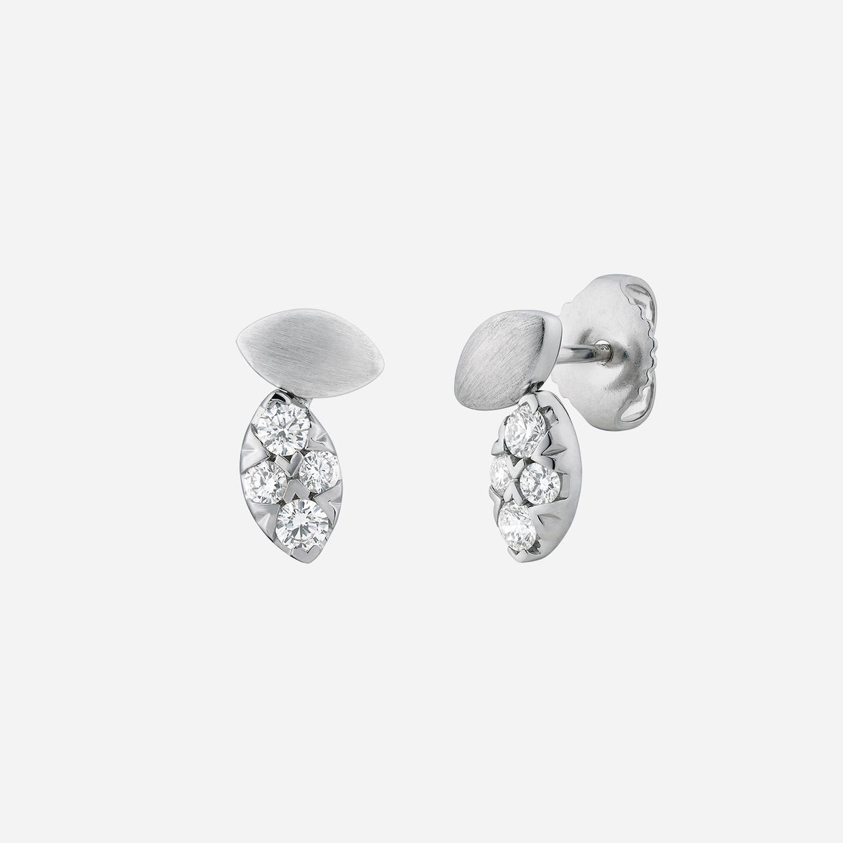 holly stars diamond earrings in 18k white gold featuring four brilliant diamonds in a modern design.