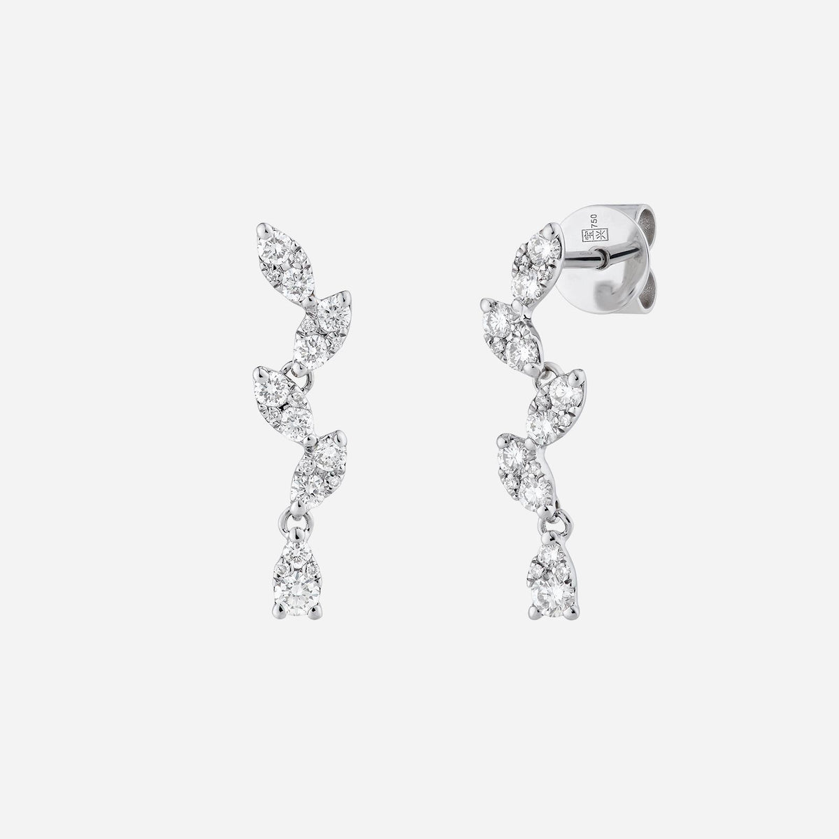 leaf diamond earrings in 18k white gold, featuring a delicate leaf design adorned with sparkling diamonds.