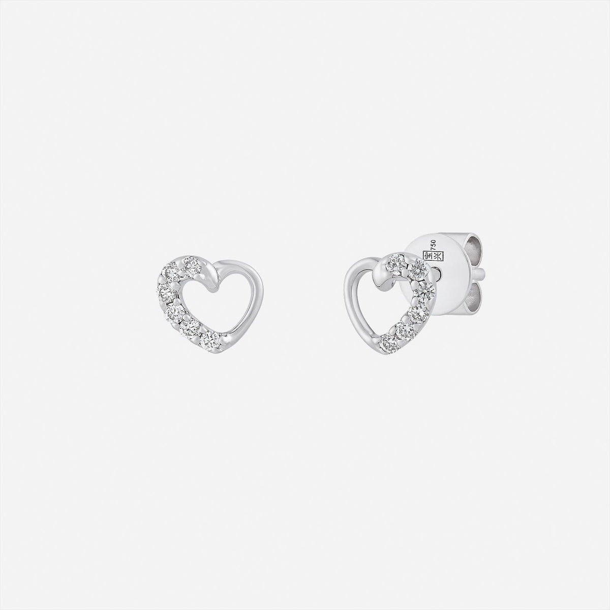 heart-shaped diamond earrings in 18k white gold with brilliant-cut diamonds for added sparkle. perfect for everyday wear.