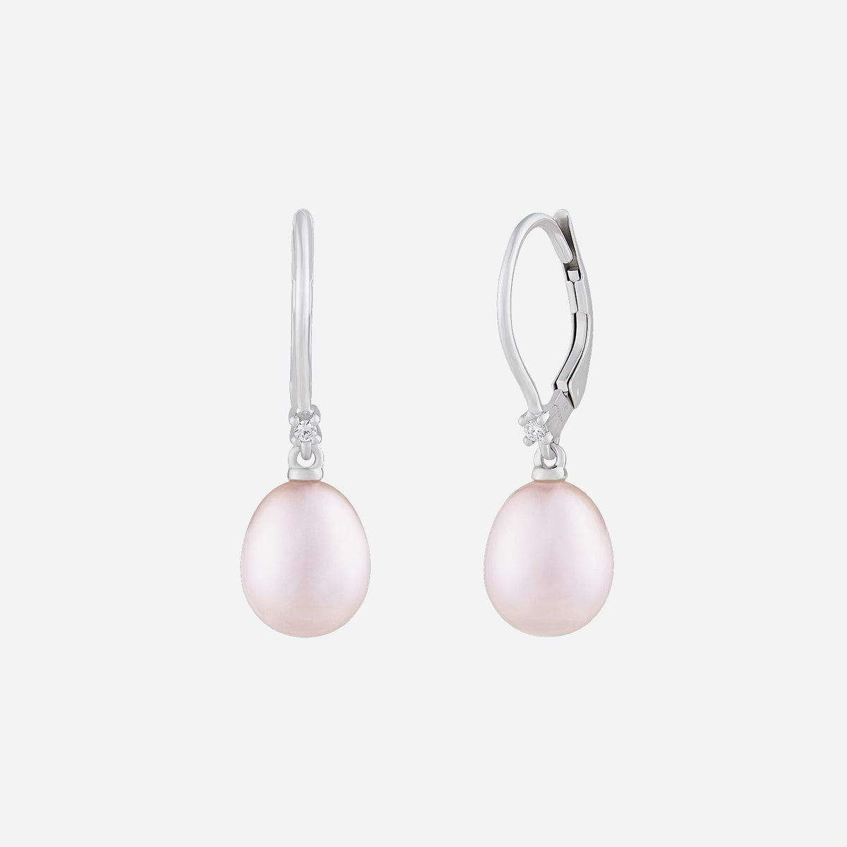 freshwater pearl earrings in pink, featuring a diamond accent and polished 18k white gold hooks for a timeless design.