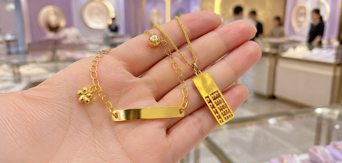 Top 10 Gold Jewellery Gifts for Mom in Singapore That She'll Actually Wear Daily