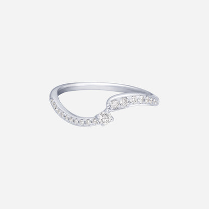 Harmony Links Diamond Ring in 18K White Gold featuring delicate waves with diamond accents and a center stone.