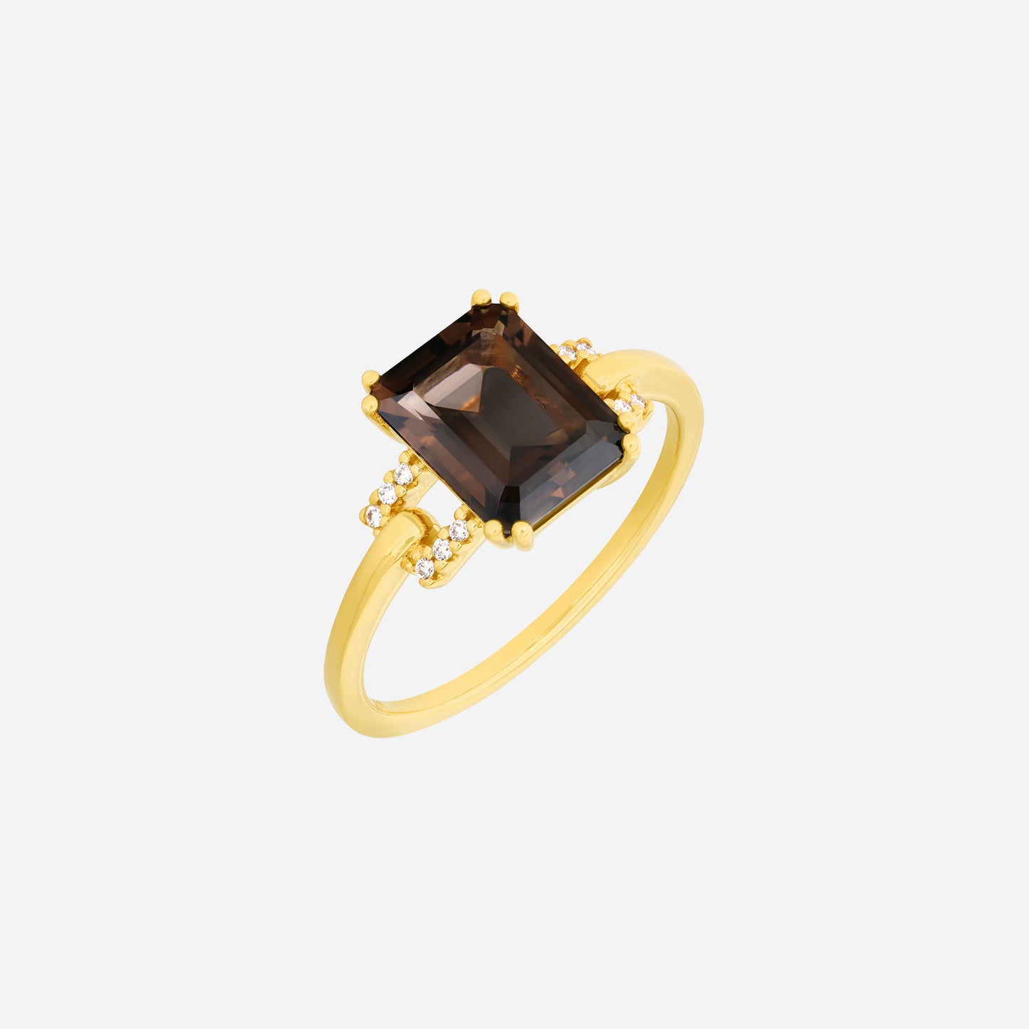 luxe smoky quartz rectangular ring in 18k yellow gold with diamond accents, showcasing elegant and refined design.