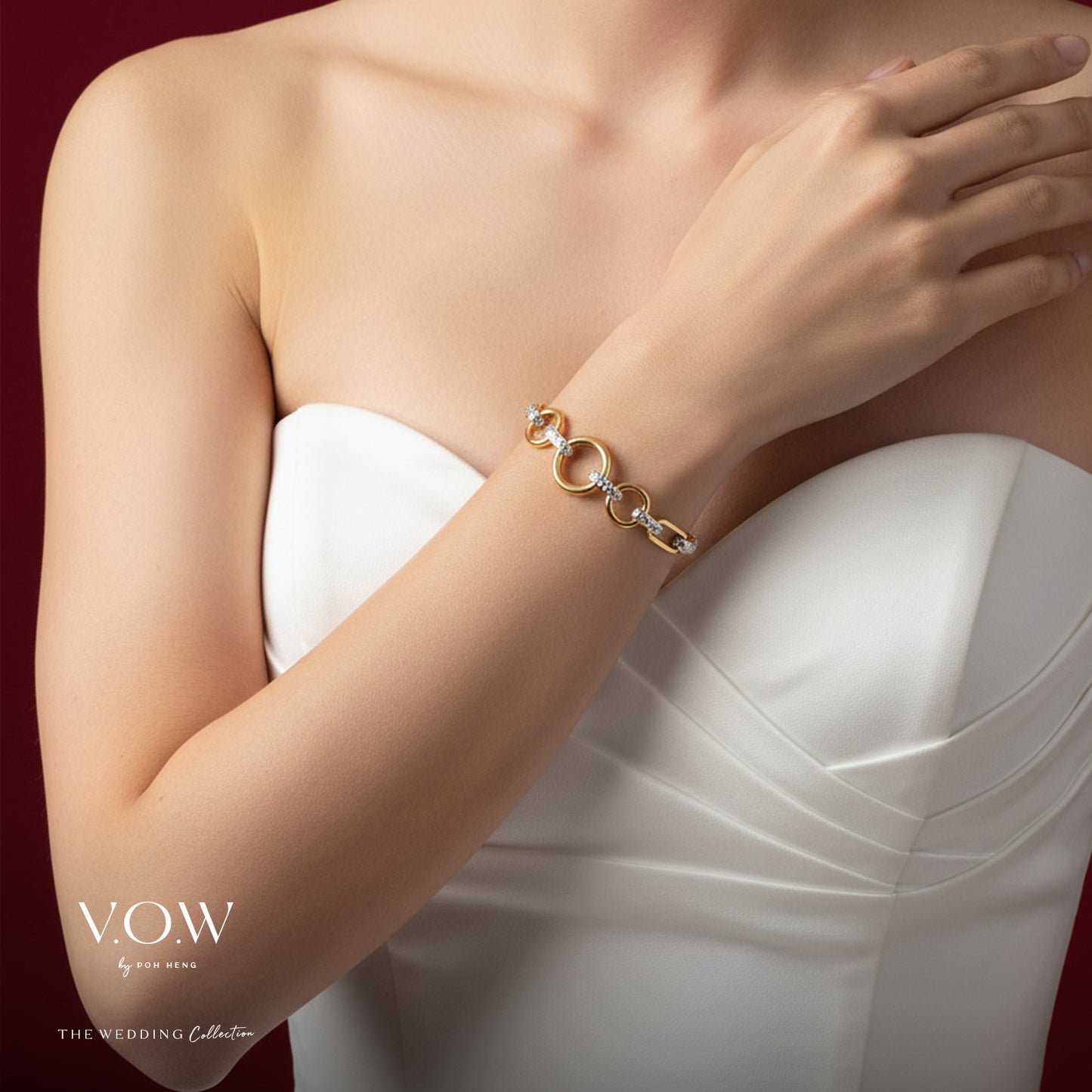circle of glamour bracelet in yellow and white gold with interlocking rings and sparkling gemstones.