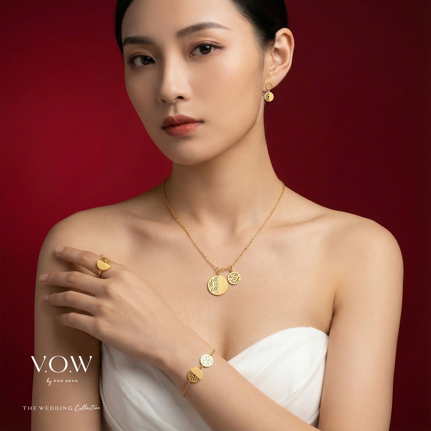 minimalist yellow gold union of charm bracelet with dragon and phoenix designs, perfect for weddings or daily wear.