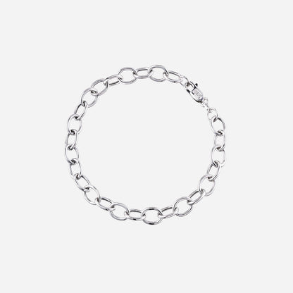 18K white gold oval link chain bracelet with a simple and elegant design, perfect for any jewellery collection.