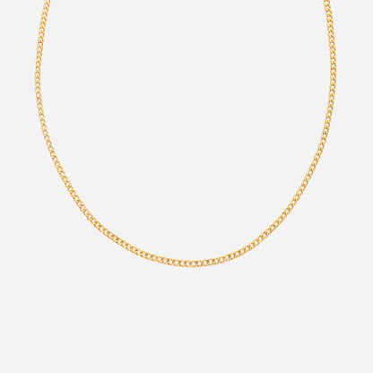 Curb chain necklace in 24K yellow gold, featuring clean, structured links for a classic look. Perfect for layering.