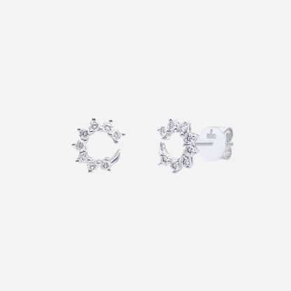 Radiant lace diamond earrings in 18K white gold, featuring a unique design adorned with sparkling diamonds.